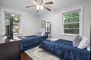 2 bedrooms, free WiFi, bed sheets - Modern Musical 3329-Pet Friendly-Sleeps 7 (Nashville)
