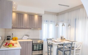 Fridge, microwave, oven