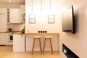 LÀgenhet Comfort | Eget kök | Stort kylskÄp, ugn, spishÀll och diskmaskin