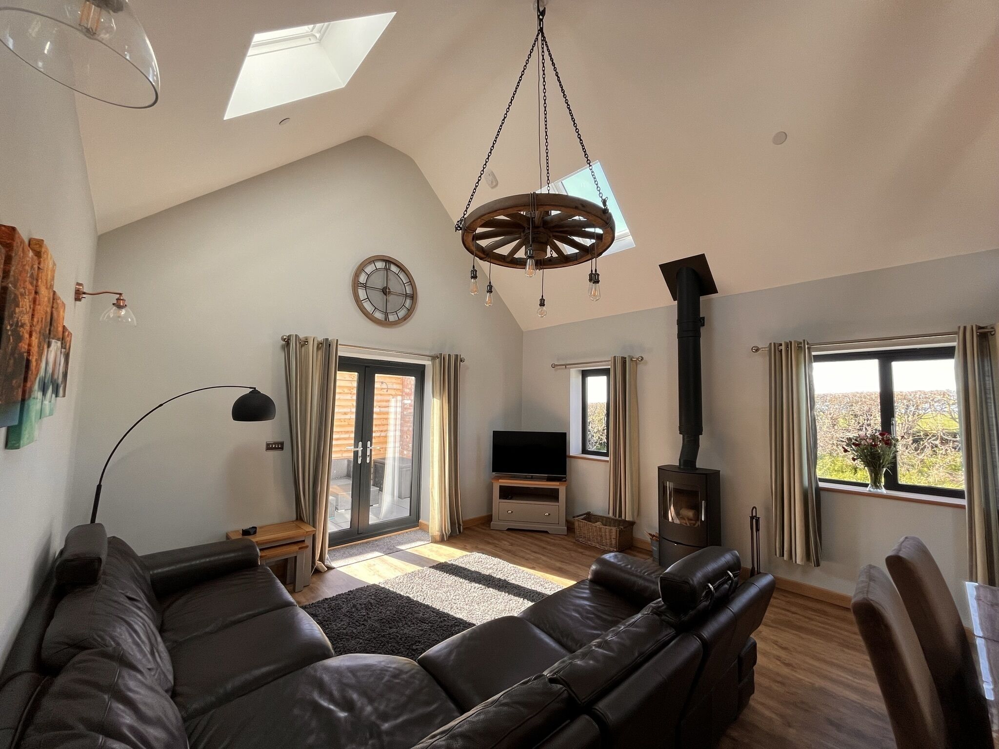 Smart TV, fireplace, DVD player