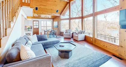 Stunning lakefront home with guesthouse, private infinity pool, sauna & firepit