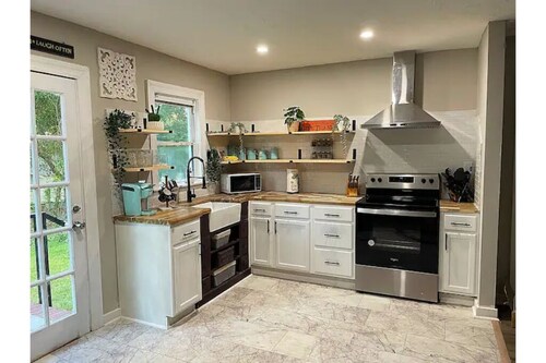 Renovated 2-bedroom home near Columbus Library