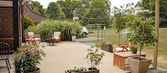 Lady Grey Cottage | Hot Tub, Fireplace, King Bed, Countryside Escape