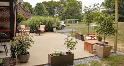 Lady Grey Cottage | Hot Tub, Fireplace, King Bed, Countryside Escape