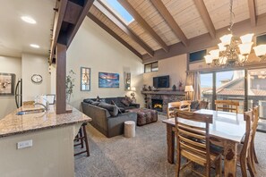 Huoneisto, 3 makuuhuonetta | Oleskelualue