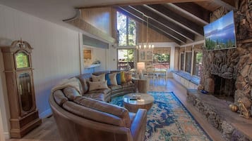 House, 4 Bedrooms | Living area