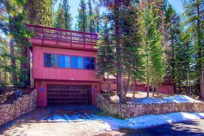 House, 4 Bedrooms | Exterior