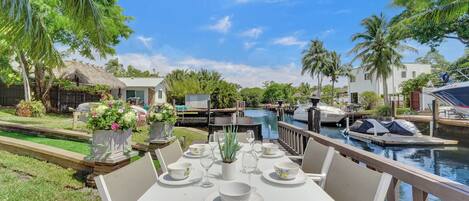 Outdoor dining