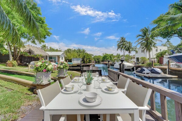 Outdoor dining