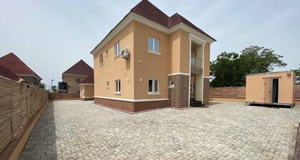 C7 Hazelwood Residence & Suites
