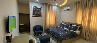 C7 Hazelwood Residence & Suites