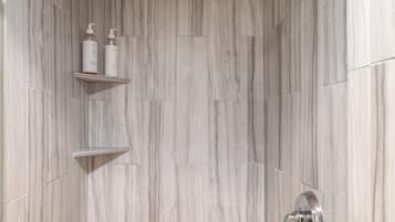 Kamar, 1 kamar tidur | Kamar mandi | Handuk dan sampo