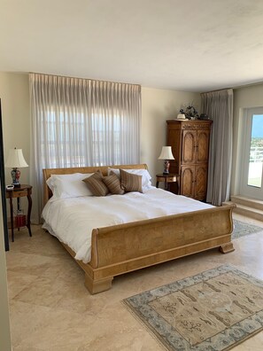 3 chambres, fer et planche à repasser, Wi-Fi, draps fournis