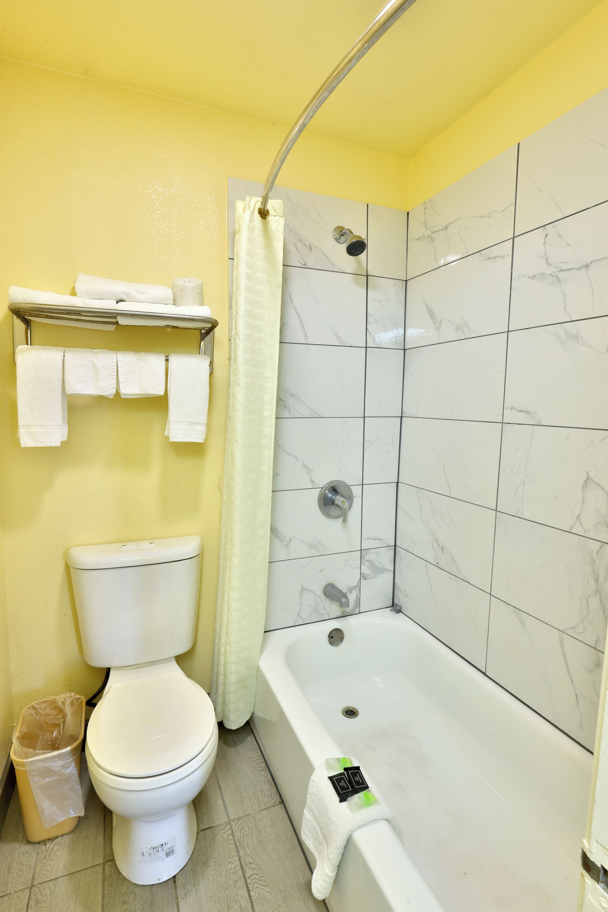 room, 2 queen beds, smoking | bathroom | towels, soap, shampoo, toilet paper