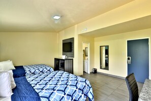 Superior Room, 2 Queen Beds, Non Smoking | Free WiFi, bed sheets