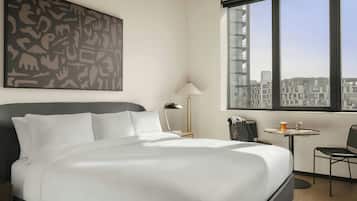 1 bedroom, individually decorated, individually furnished, desk