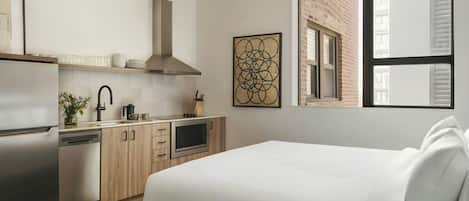 1 bedroom, individually decorated, individually furnished, desk
