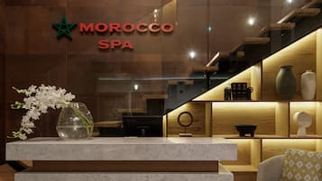 Sauna, tina de hidromasaje, masajes de tejido profundo y masajes suecos