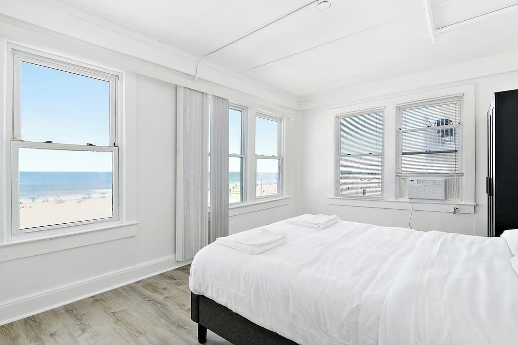 3 habitaciones, tabla de planchar con plancha, wifi y ropa de cama 