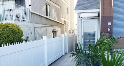 Modern Beachfront Suite 303