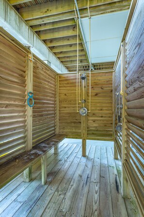 Sauna - Dock Your Boat & Reel in Red Snapper Season at "Angler's W" - by Harbor Point (Alligator Point)