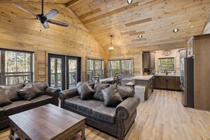 小屋, 3 間臥室 | 起居區 | 60-吋智慧型電視、有線頻道、電視