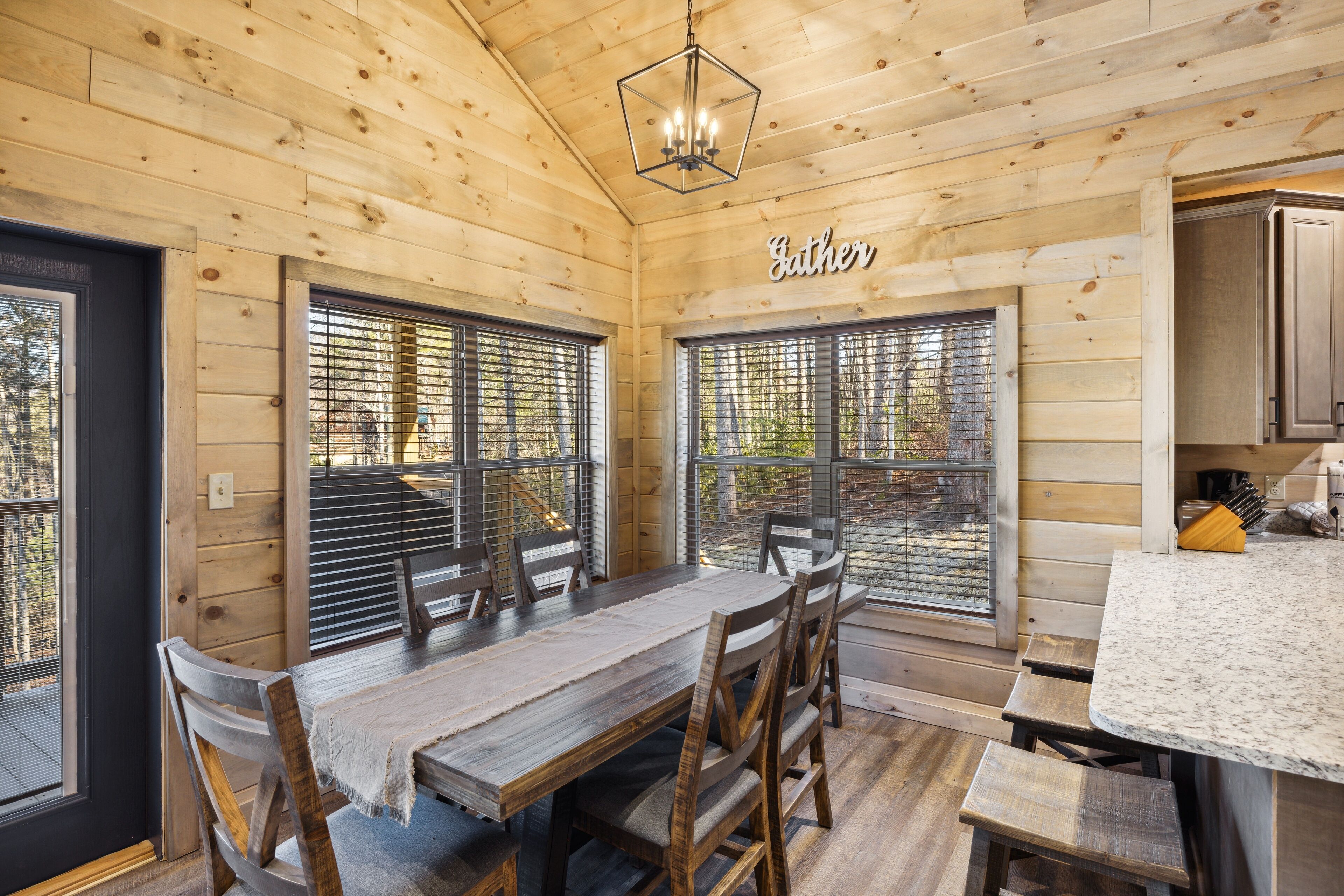 Cabane, 3 chambres | Restauration