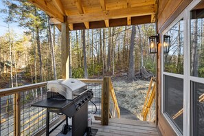 Cabin, 3 Bedrooms | BBQ/picnic area