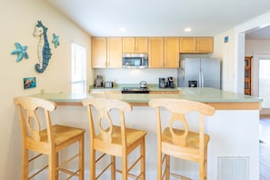 Casa, várias camas, sacada, vista para o jardim | Cozinha privada | Geladeira, micro-ondas, fogão, cooktop