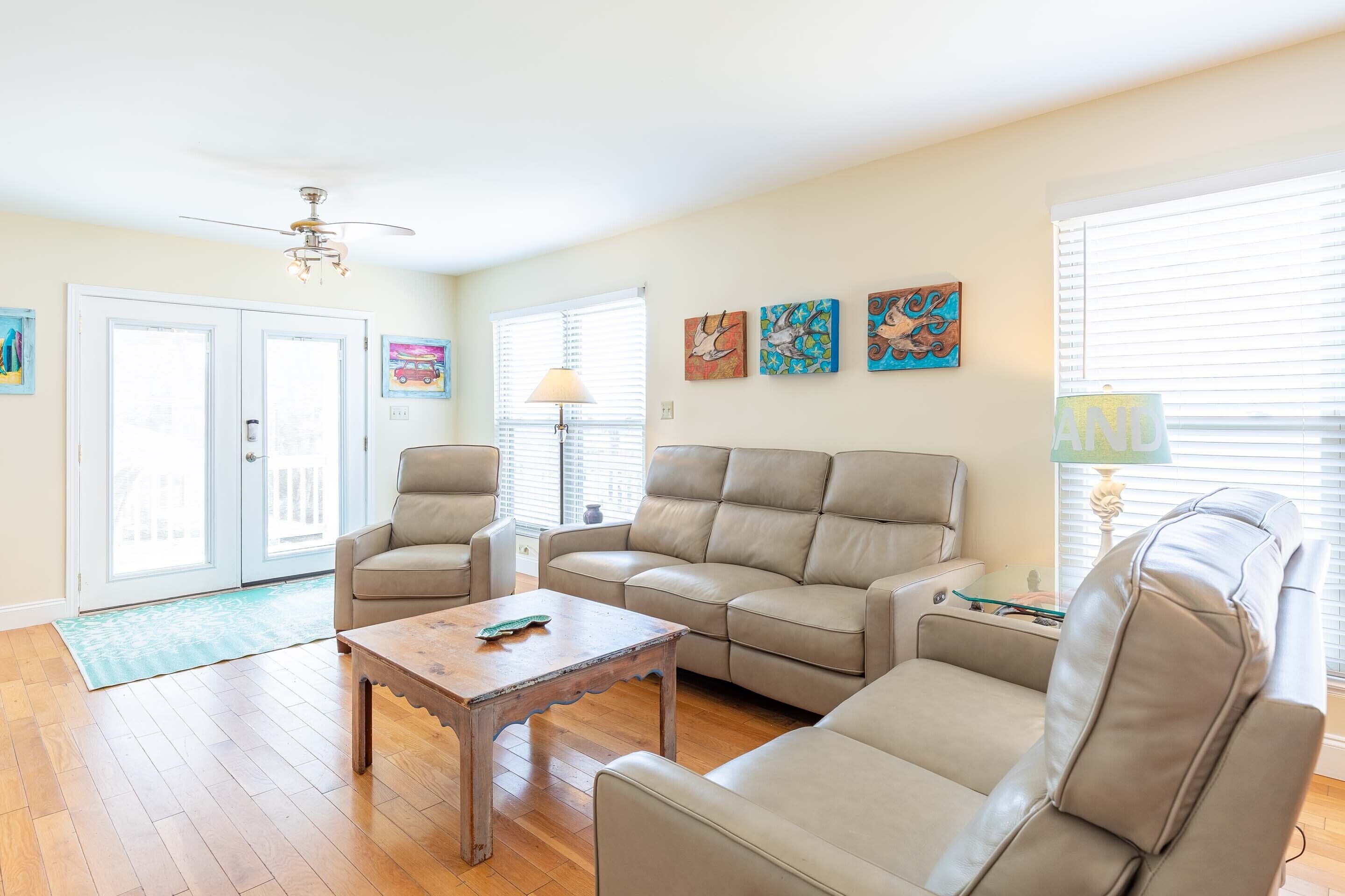 ハウス ベッド (複数台) バルコニー ガーデンビュー | リビング エリア | 40 インチのテレビ (デジタル放送視聴可)、卓球台