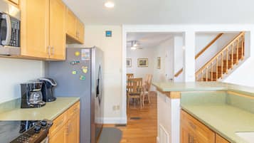 House, Multiple Beds, Balcony, Garden View | Private kitchen | Fridge, microwave, oven, stovetop