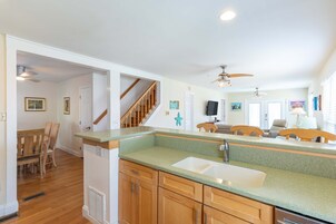 House, Multiple Beds, Balcony, Garden View | Private kitchen