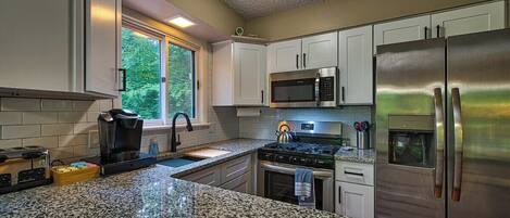 Frigorífic, microones, forn i placa de cuina