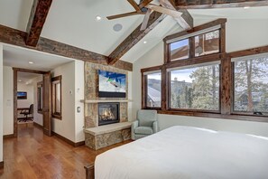 5 bedrooms, individually decorated, individually furnished, desk - Bear Tracks 18 (Keystone)