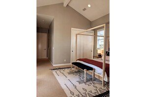 4 bedrooms, desk, WiFi