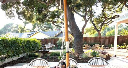 Peaceful Ojai estate, nestled in the oaks; 2,400 sq ft living space
