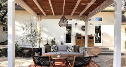Peaceful Ojai estate, nestled in the oaks; 2,400 sq ft living space
