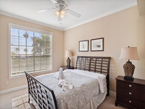 Condo, 1 cama Queen size y sofá cama, balcón, vista al océano | 1 habitación, decoración personalizada y muebles diferentes 