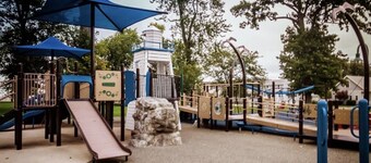 Charming Lake House, short walk to lake, near downtown PC, great for families!