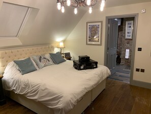 Cottage | 2 bedrooms, free WiFi, bed sheets - Luxury Boutique Country Cottage With Hot Tub (York)