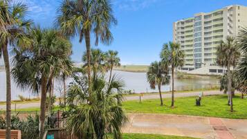 Condo (1 Bedroom) | Property amenity