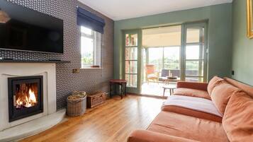 Cottage | Interior