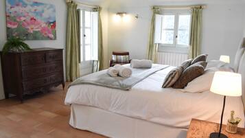 Comfort Double Room, 1 Queen Bed, Non Smoking, Hill View | Free WiFi, bed sheets