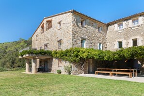 Front of property - B&B Can Jan (Sant Ferriol)