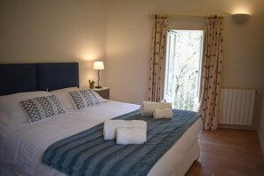 Free WiFi, bed sheets - B&B Can Jan (Sant Ferriol)