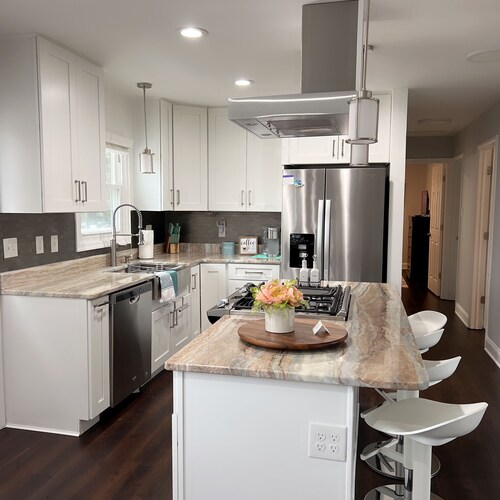 Alexandria VA spacious, family-friendly 5BR Home near DC