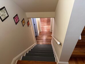 Interior - Artist retreat by Lake Bde Maka Ska (5 people)  - 2.5 miles to convention center (Minneapolis)