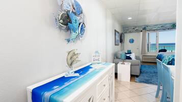 Bügeleisen/Bügelbrett, kostenloses WLAN, Bettwäsche