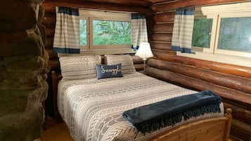 1 habitación, tabla de planchar con plancha y ropa de cama