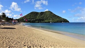 Sun-loungers, beach towels - Fantastic condo near the beach & town!  Construction discount! (Rodney Bay)